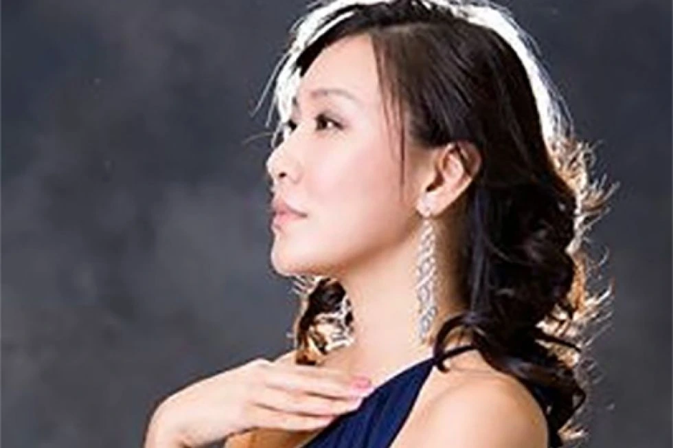 Pop Opera Diva Rose Jang